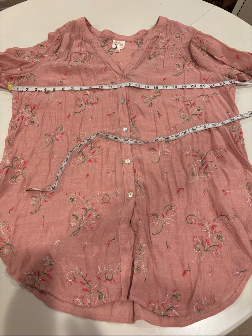 fig and flower Pink Embroidered Button-Down Blouse size 2x - Picture 5 of 7